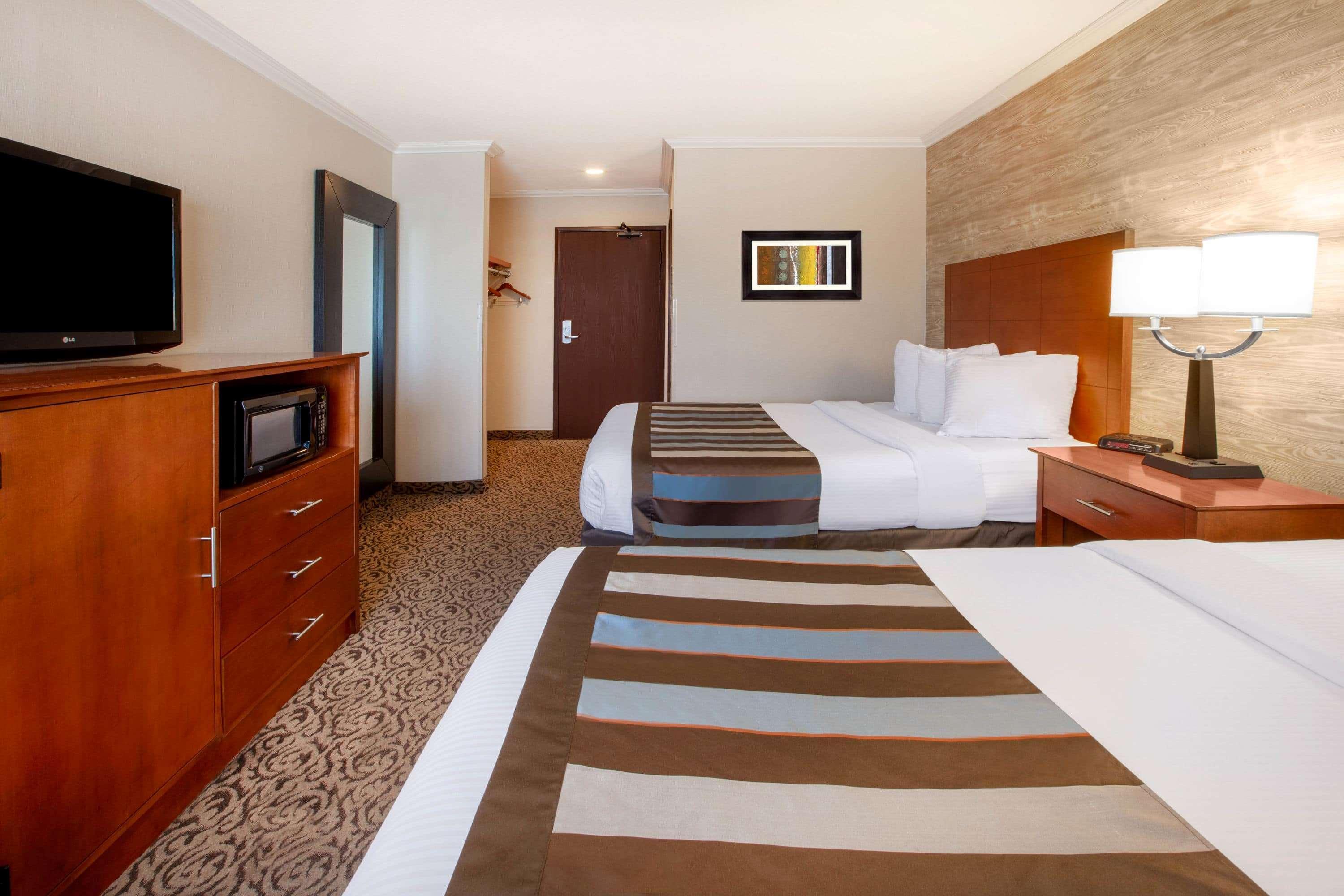 Wingate By Wyndham Detroit Metro Airport Hotel Romulus Exterior photo