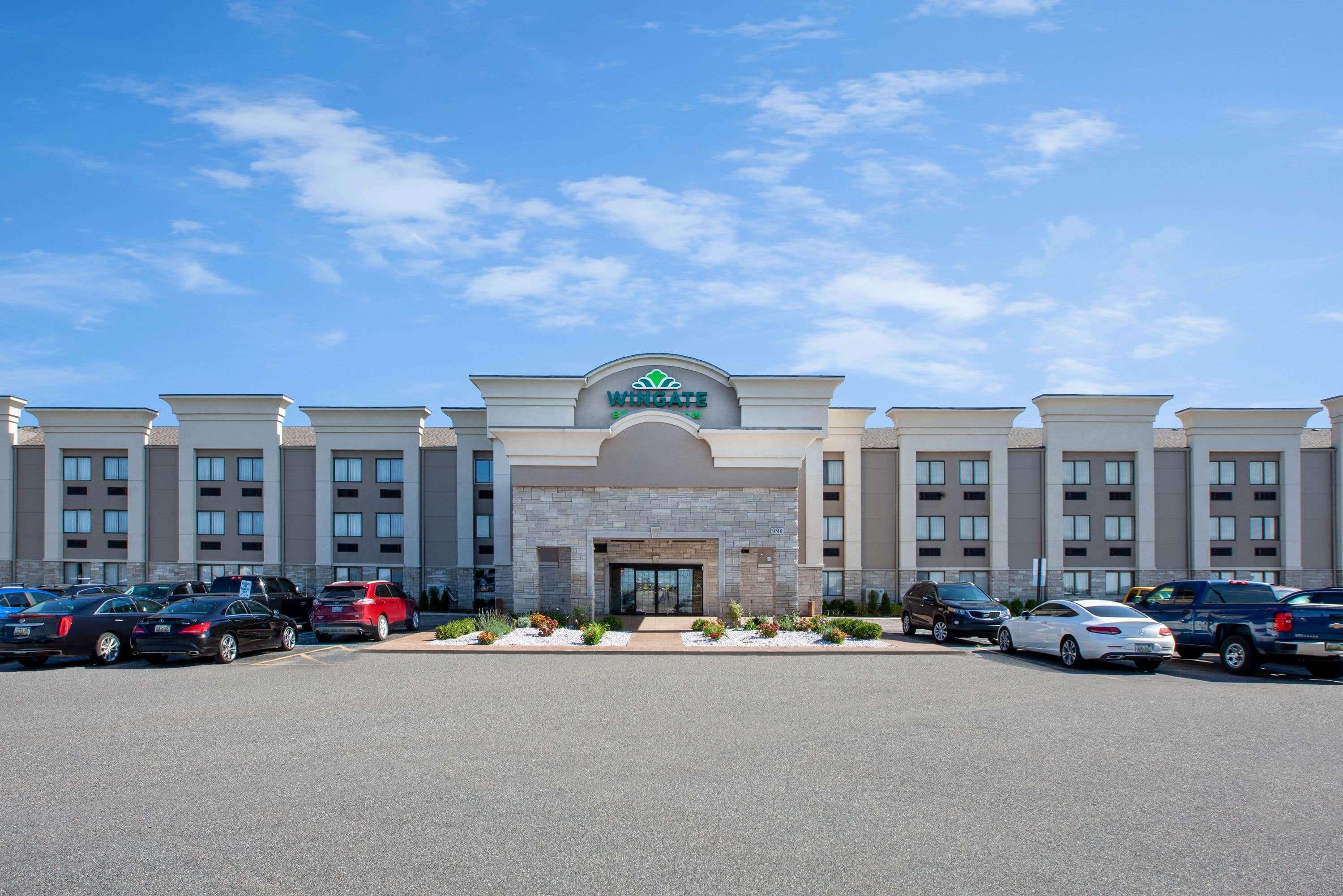 Wingate By Wyndham Detroit Metro Airport Hotel Romulus Exterior photo
