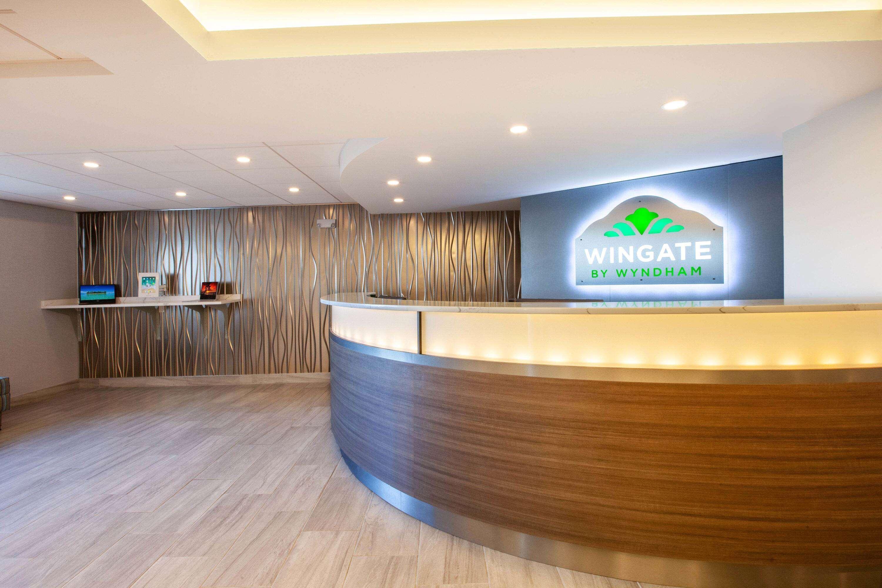 Wingate By Wyndham Detroit Metro Airport Hotel Romulus Exterior photo