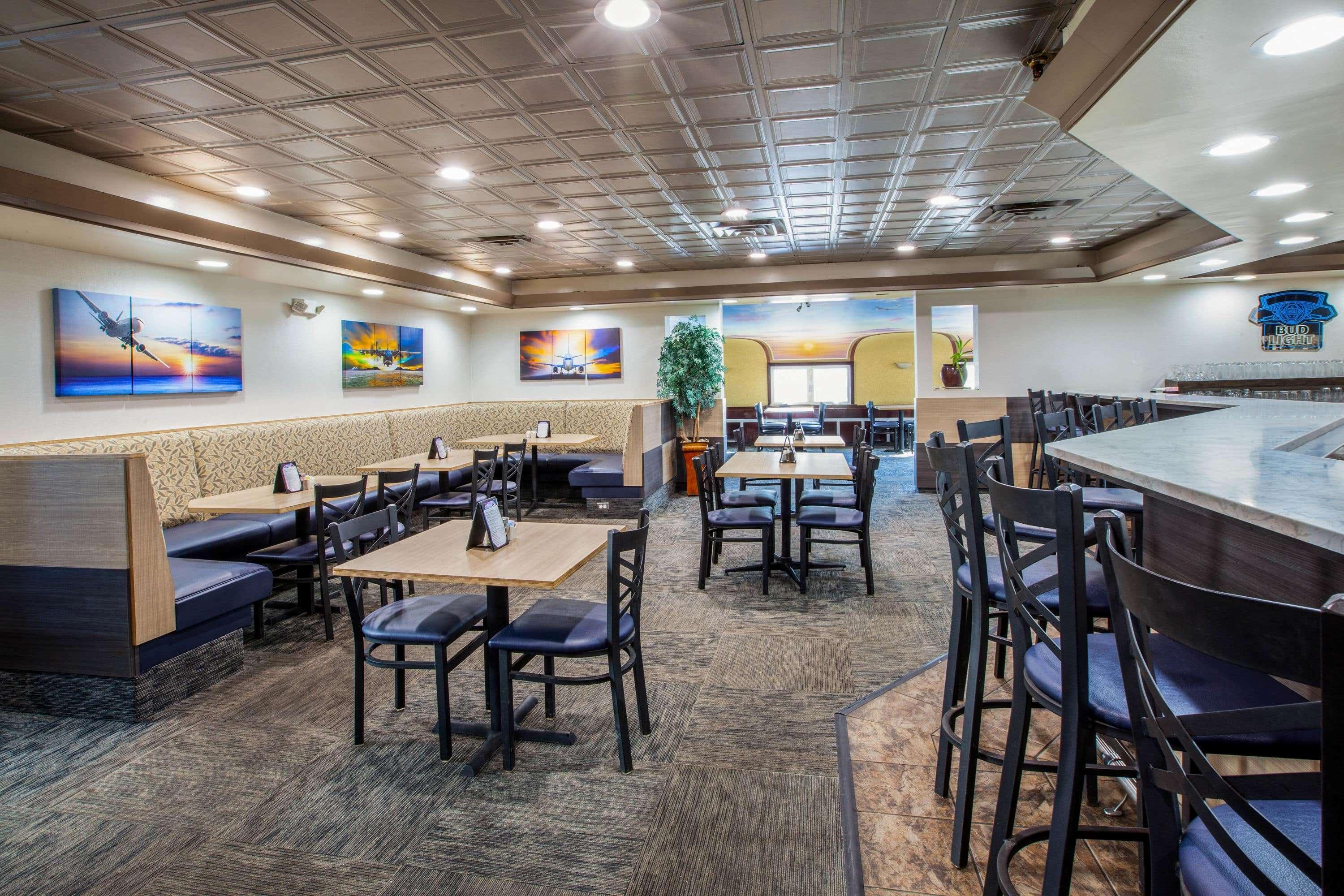 Wingate By Wyndham Detroit Metro Airport Hotel Romulus Exterior photo